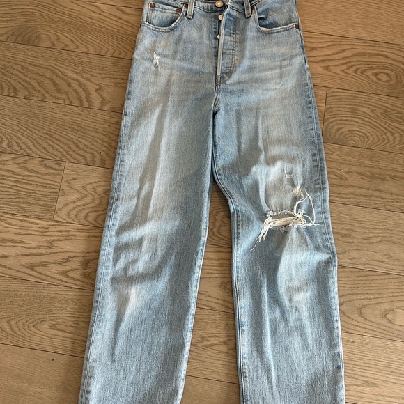 Levi’s Ribcage Straight - Picture 3 of 5